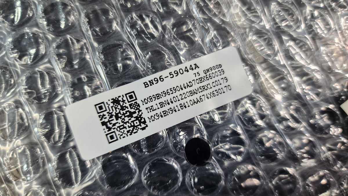SOC8004D Samsung One Connect Box BN96-59044A and Accessories Bag