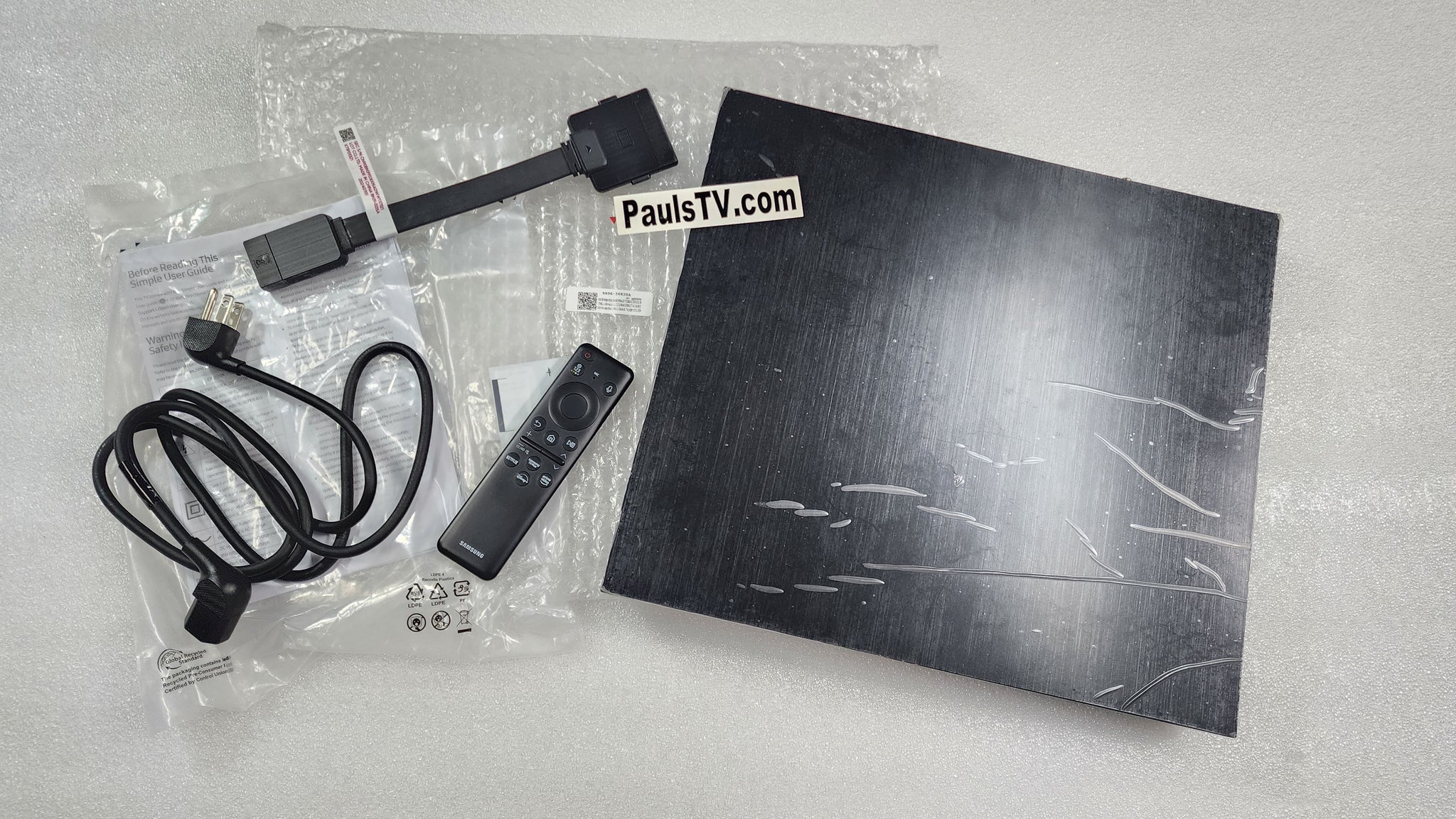 SOC8008D Samsung One Connect Box BN96-56838A and Accessories Bag